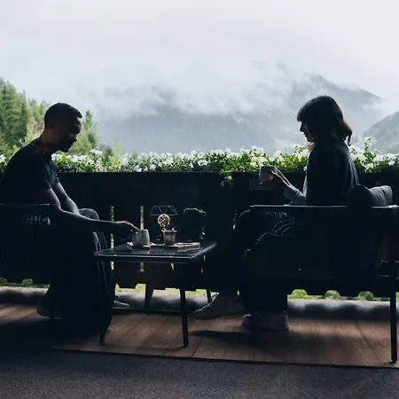 Boutique Mandarfnerhof St. Leonhard im Pitztal