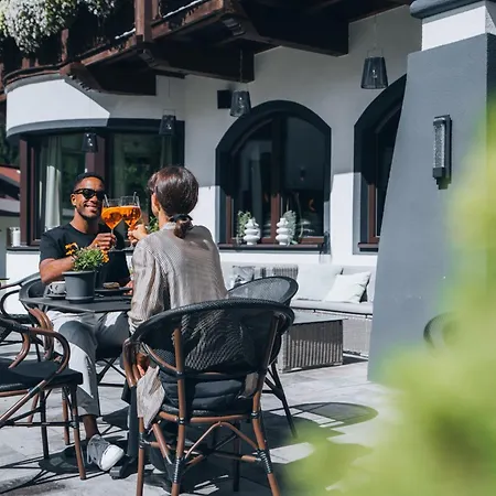 Boutique Mandarfnerhof Hotel St. Leonhard im Pitztal
