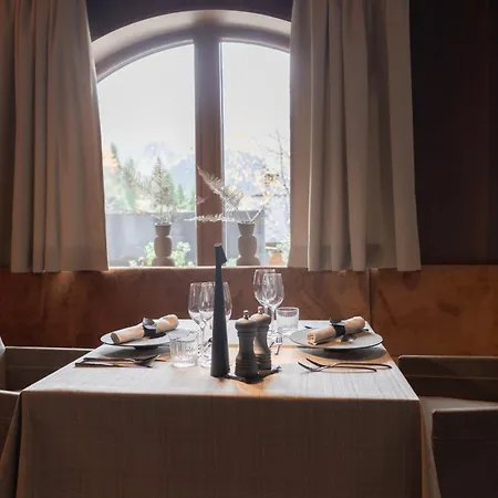 Boutique Mandarfnerhof Hotel St. Leonhard im Pitztal