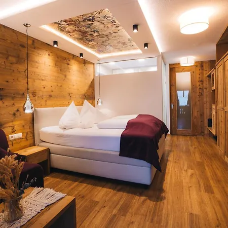 Boutique Mandarfnerhof ホテル 4*